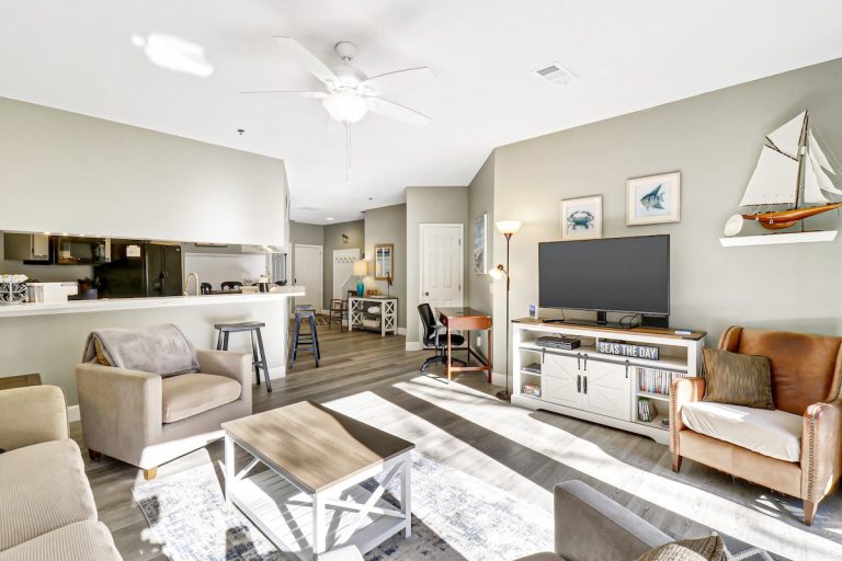 Pet Friendly Beach Villa -3 bed 3 bath - walk to the Beach -88OB